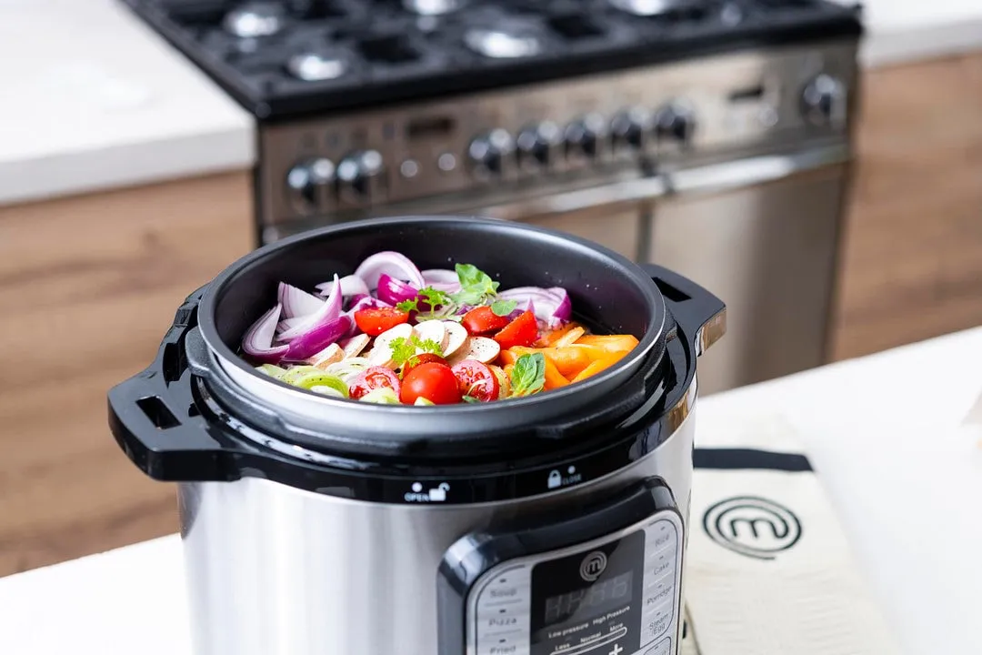 10 IN 1 MULTICOOKER