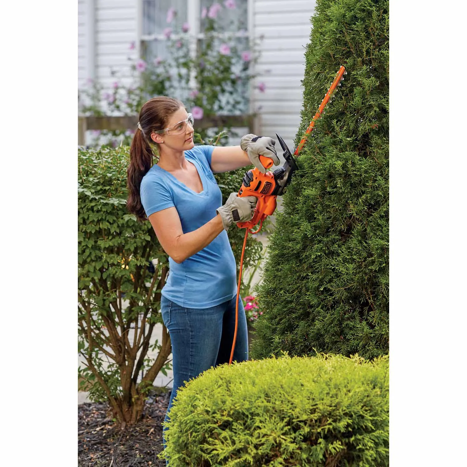 Black & Decker BEHT150 BEHT150 BD 3.2 Amps 17-in Corded Electric Hedge Trimmer