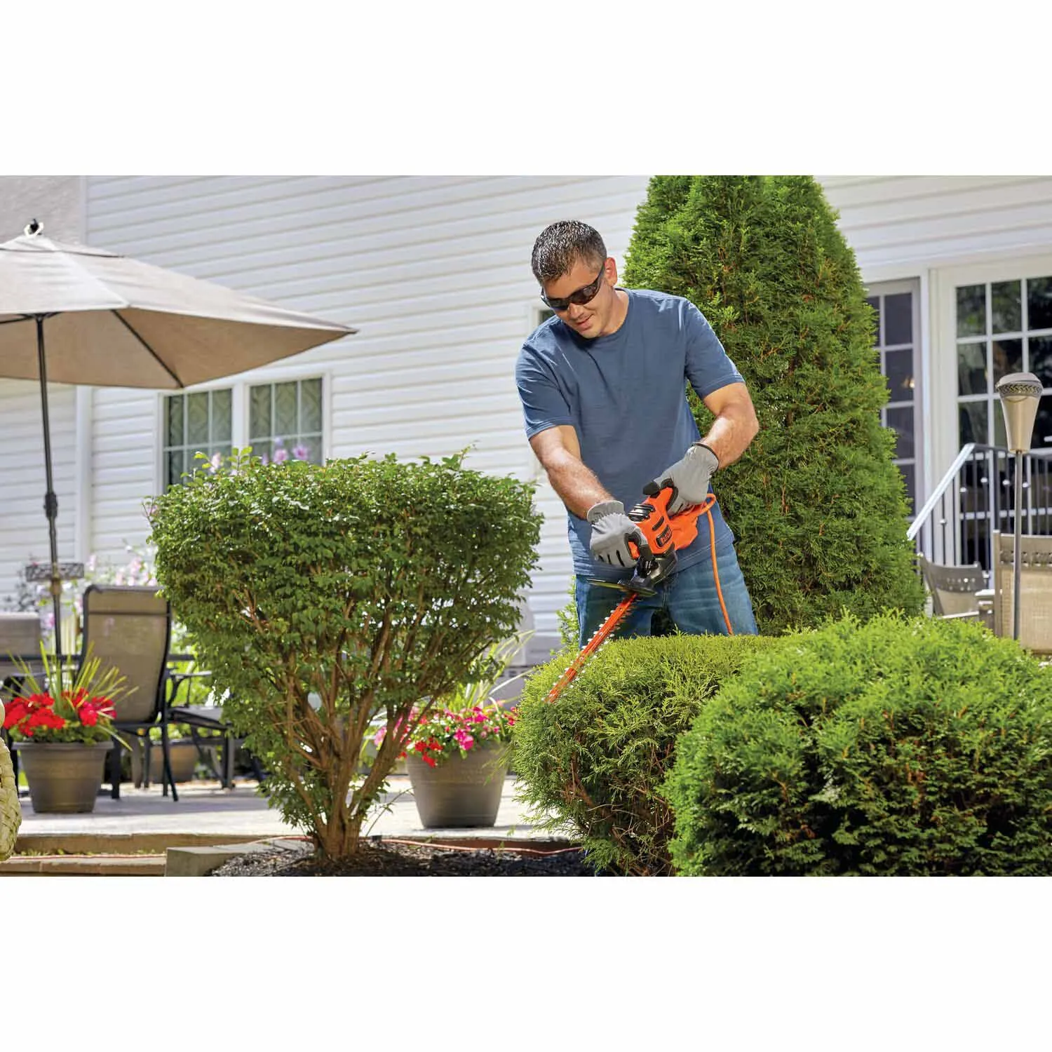 Black & Decker BEHT150 BEHT150 BD 3.2 Amps 17-in Corded Electric Hedge Trimmer