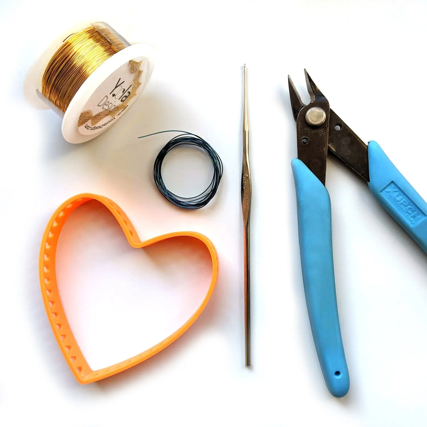 Heart shaped box with a lid - Partial Wire Crochet pattern