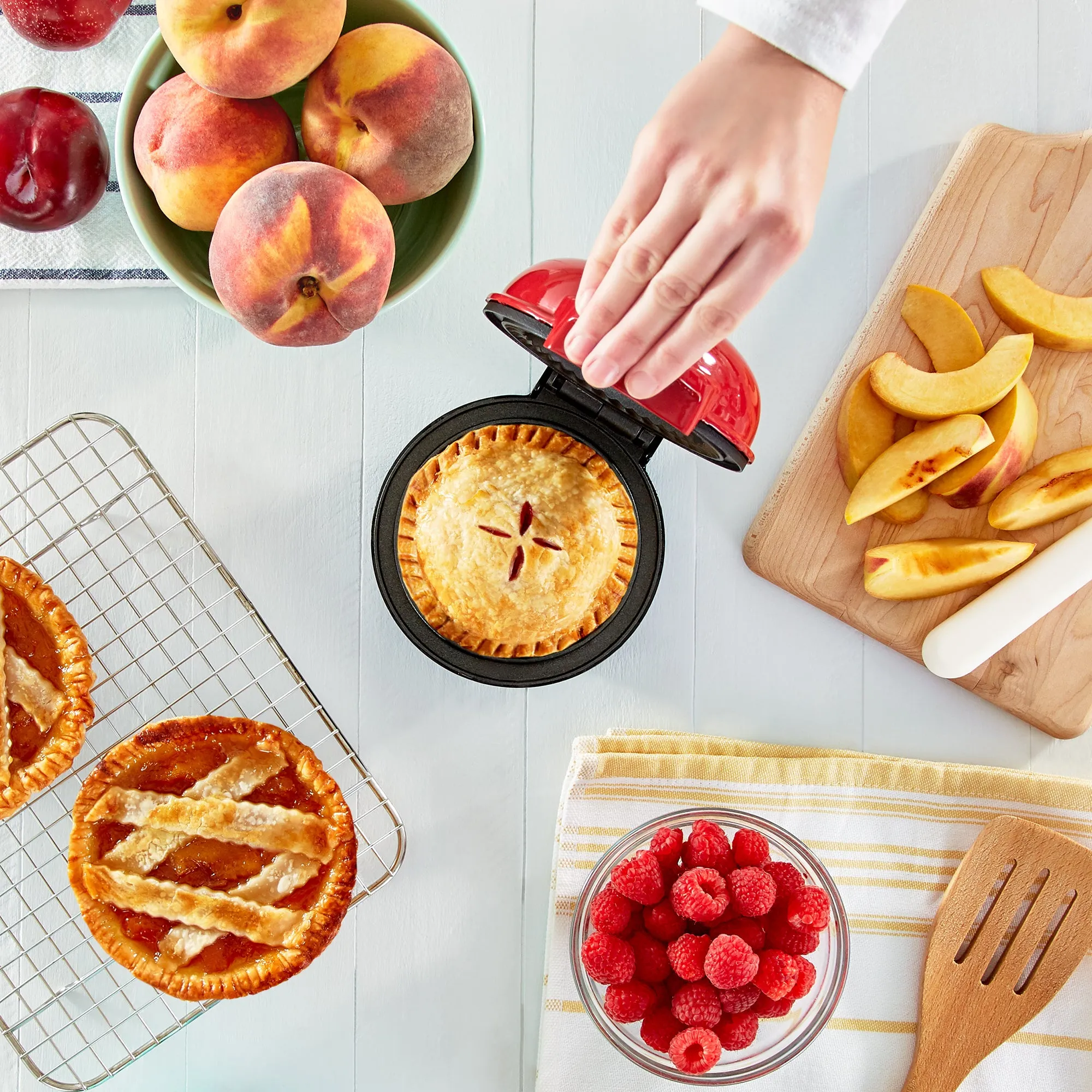 Mini Bundt & Mini Pie Maker Gift Set