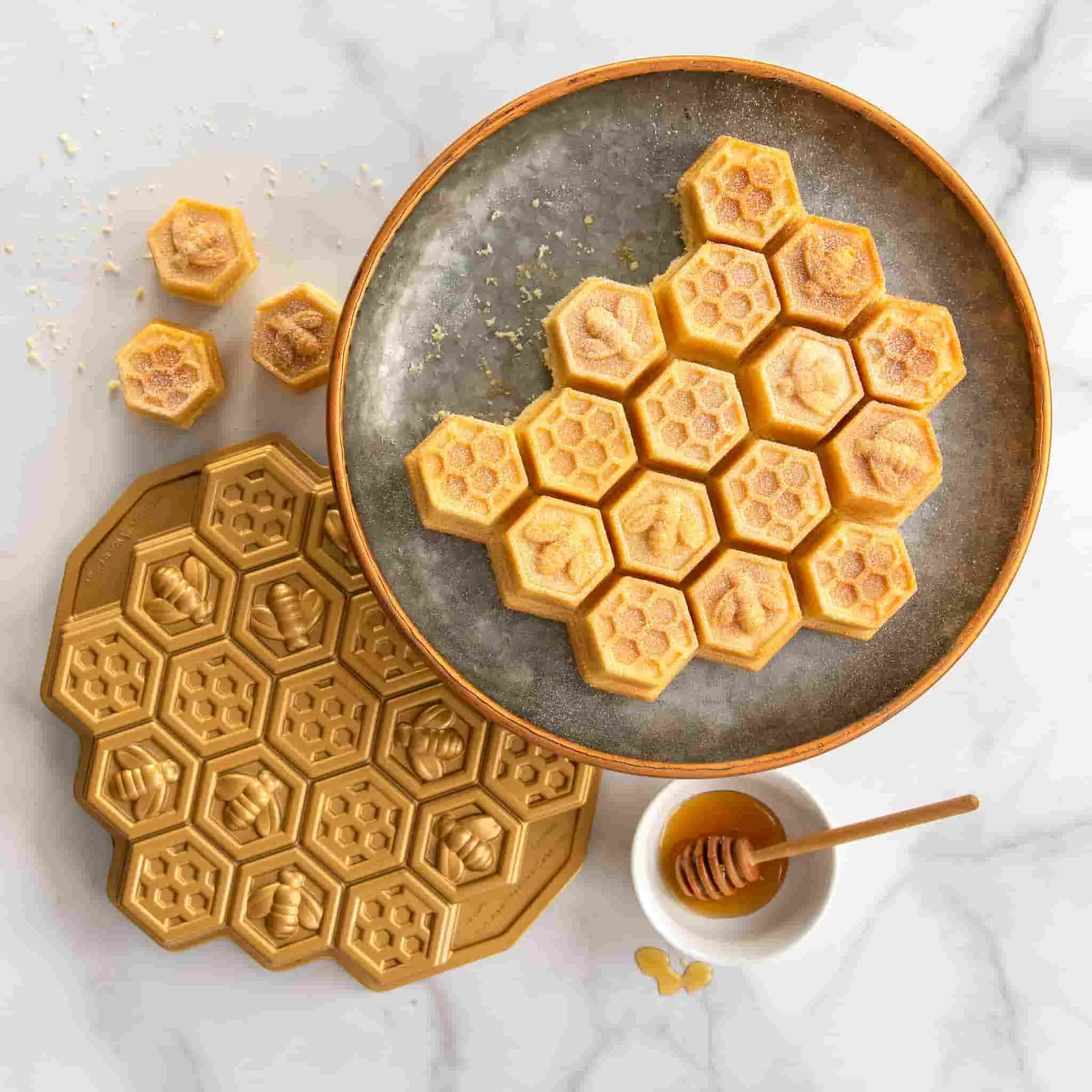 Nordicware Honeycomb Pull-Apart Dessert Pan